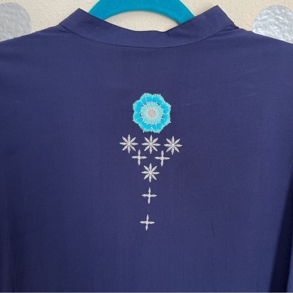 Solitaire Floral Embroidered V-neck Tunic - Picture 7 of 7